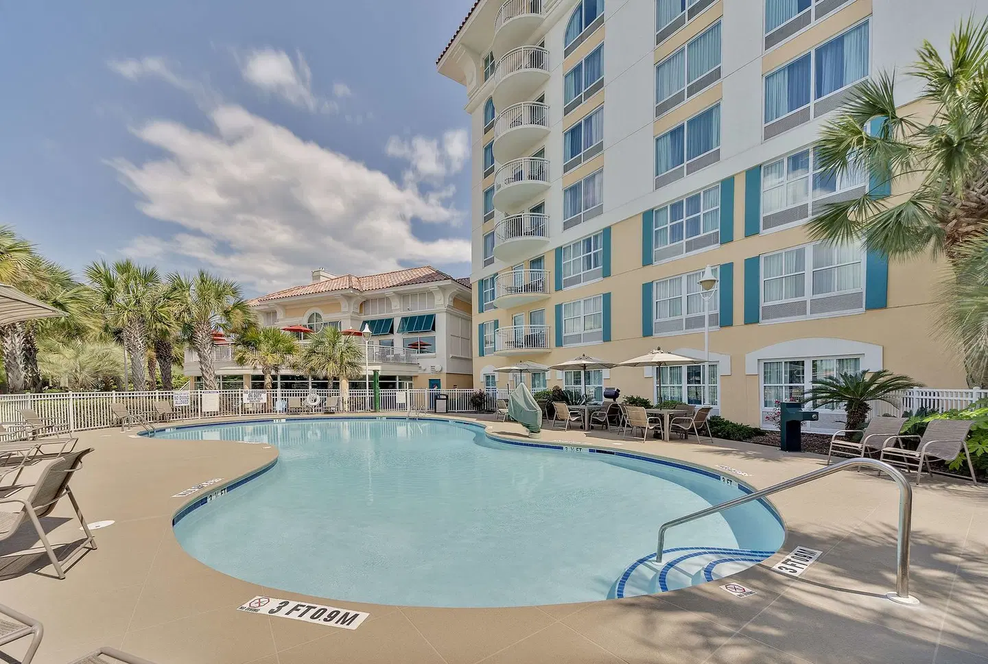 Hampton Inn Myrtle Beach Broadway at the Beach OUTDOOR_POOL