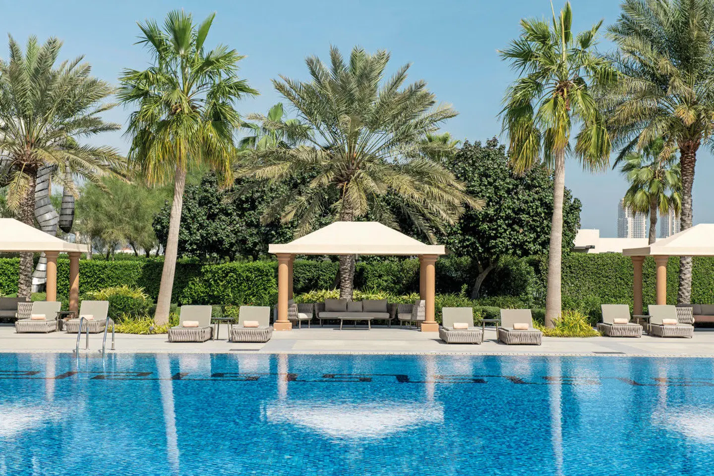 The St. Regis Doha OUTDOOR_POOL