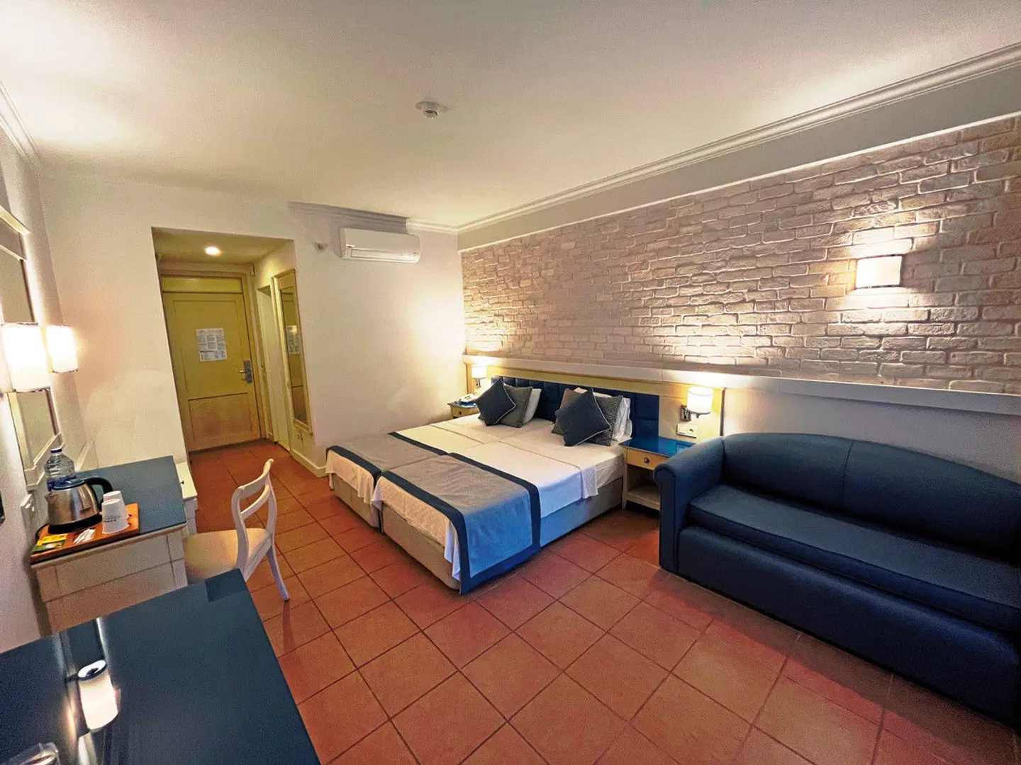 Champion Holiday Village ROOM_EXAMPLE