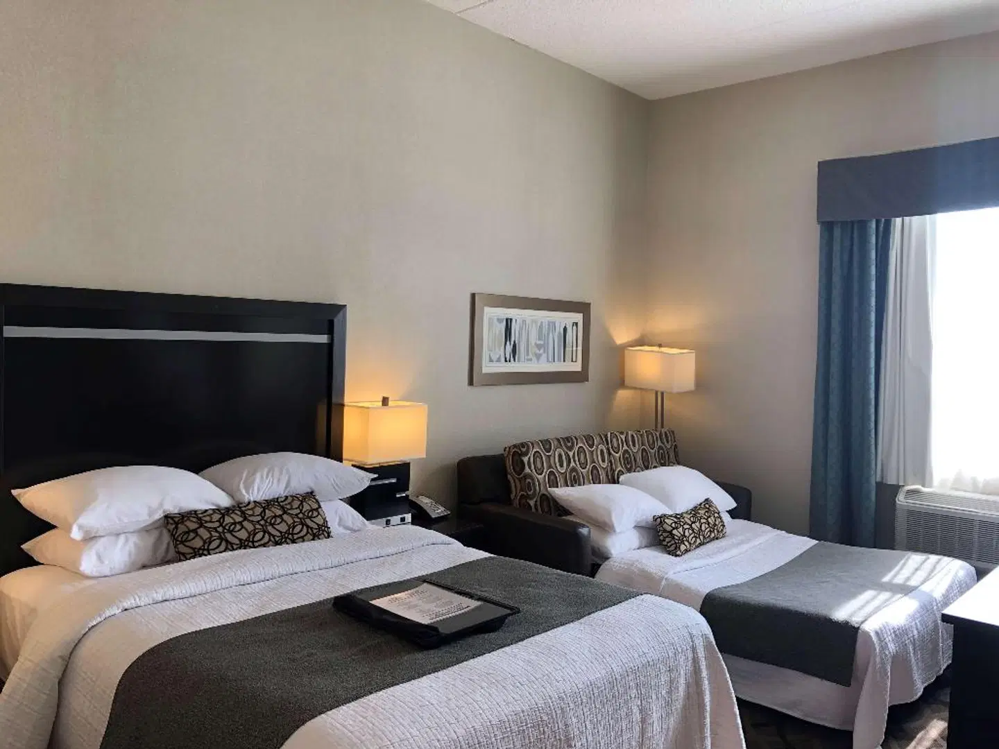 Best Western Plus Travel Hotel Toronto Airport ROOM_EXAMPLE
