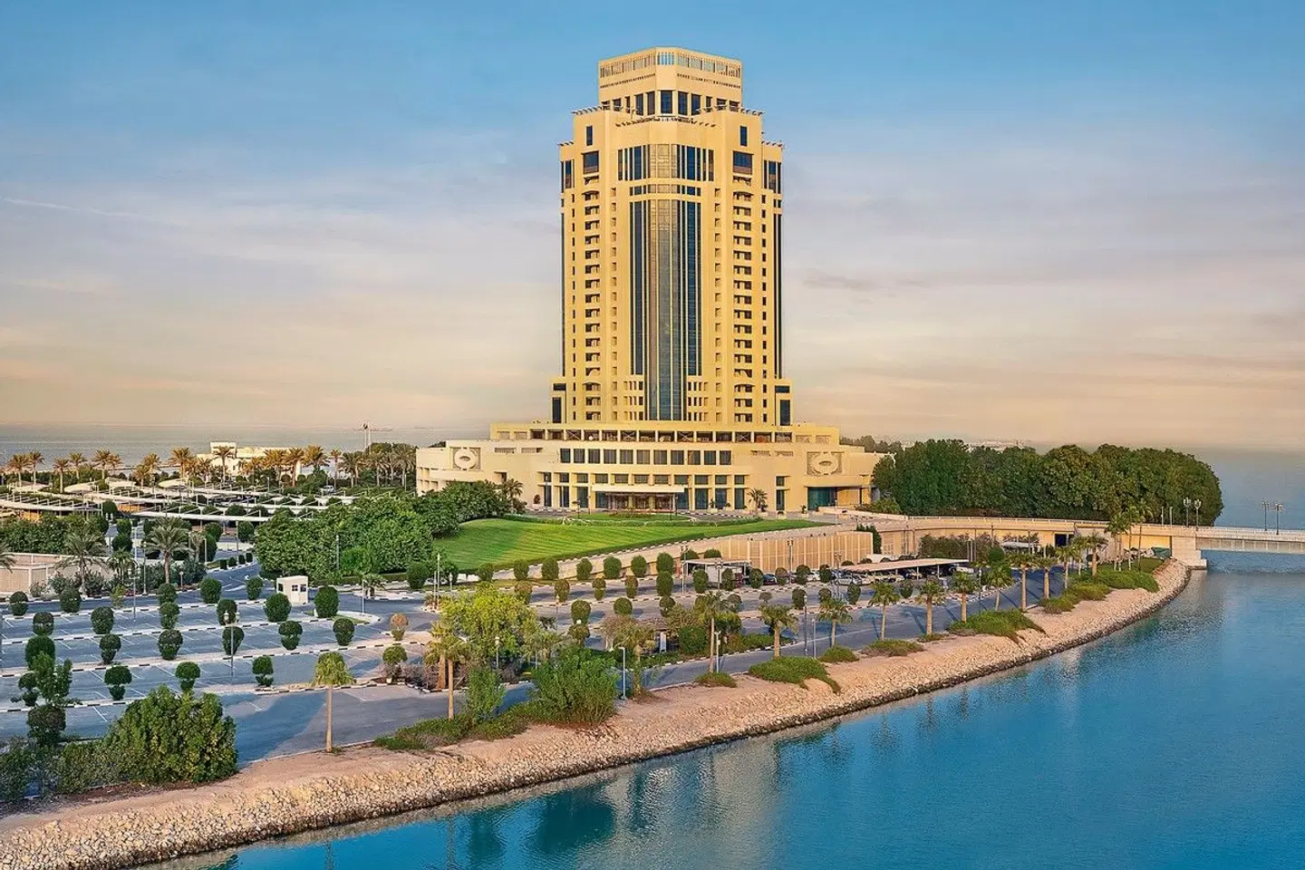 The Ritz-Carlton, Doha EXTERIOR