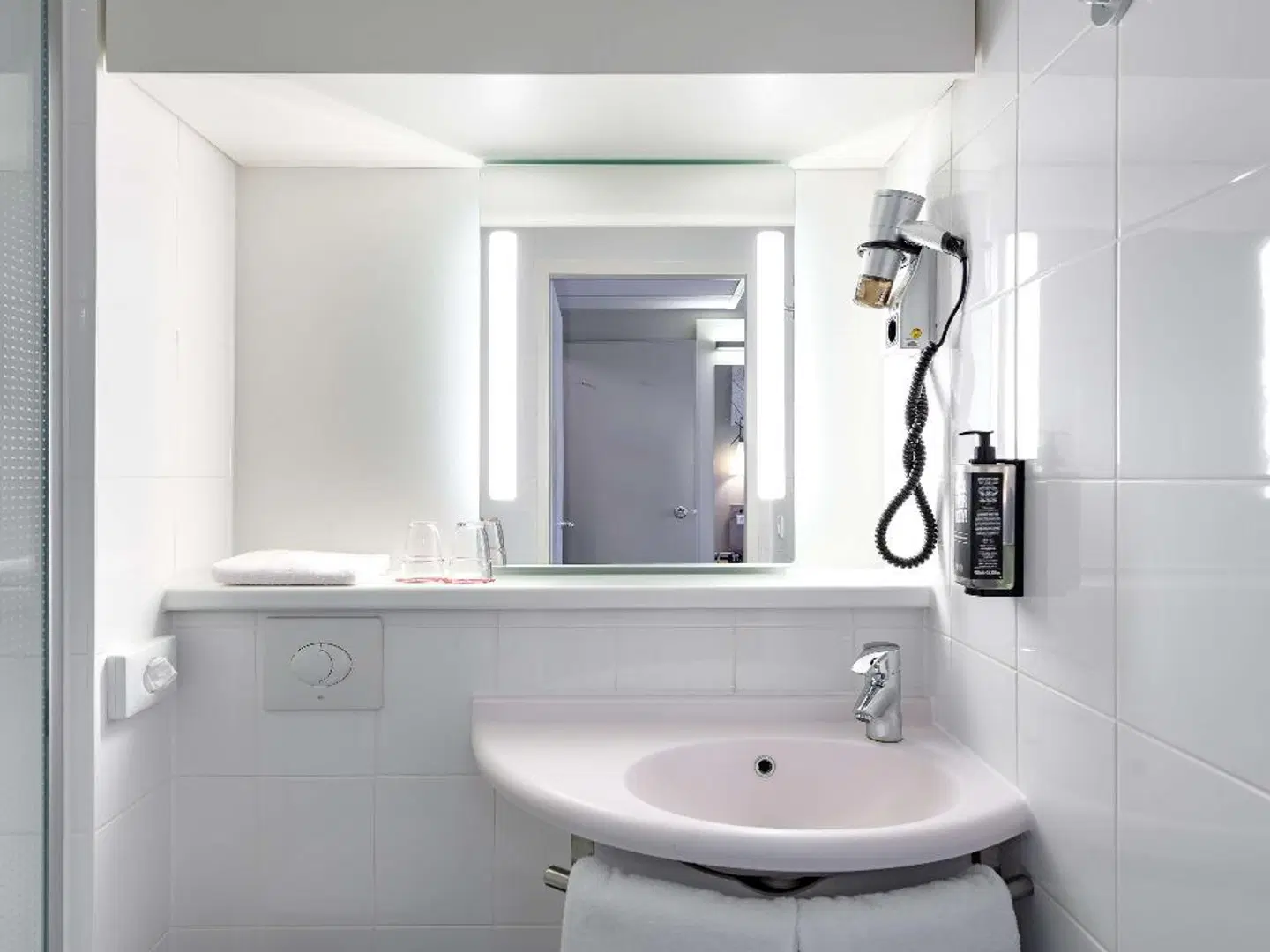 ibis Nuernberg City am Plaerrer Badezimmer