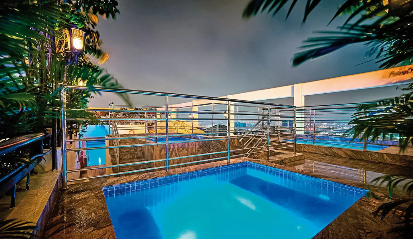 Windsor Plaza Hotel Hallenbad