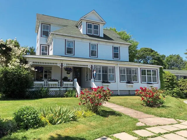 Harbourview Inn EXTERIOR