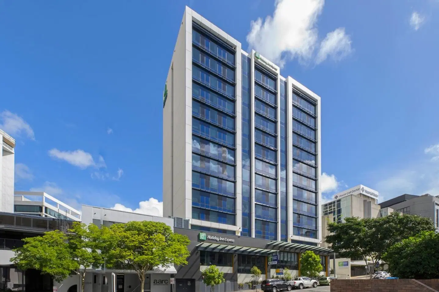 Holiday Inn Express Brisbane Central EXTERIOR