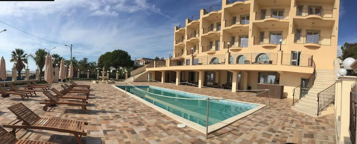 Hotel Riviera Palace OUTDOOR_POOL