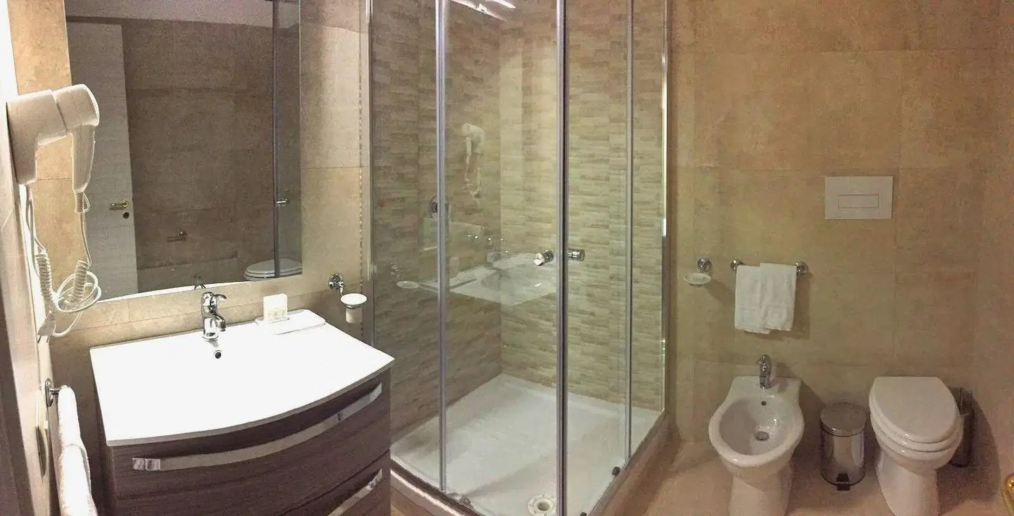 Hotel Riviera Palace Badezimmer