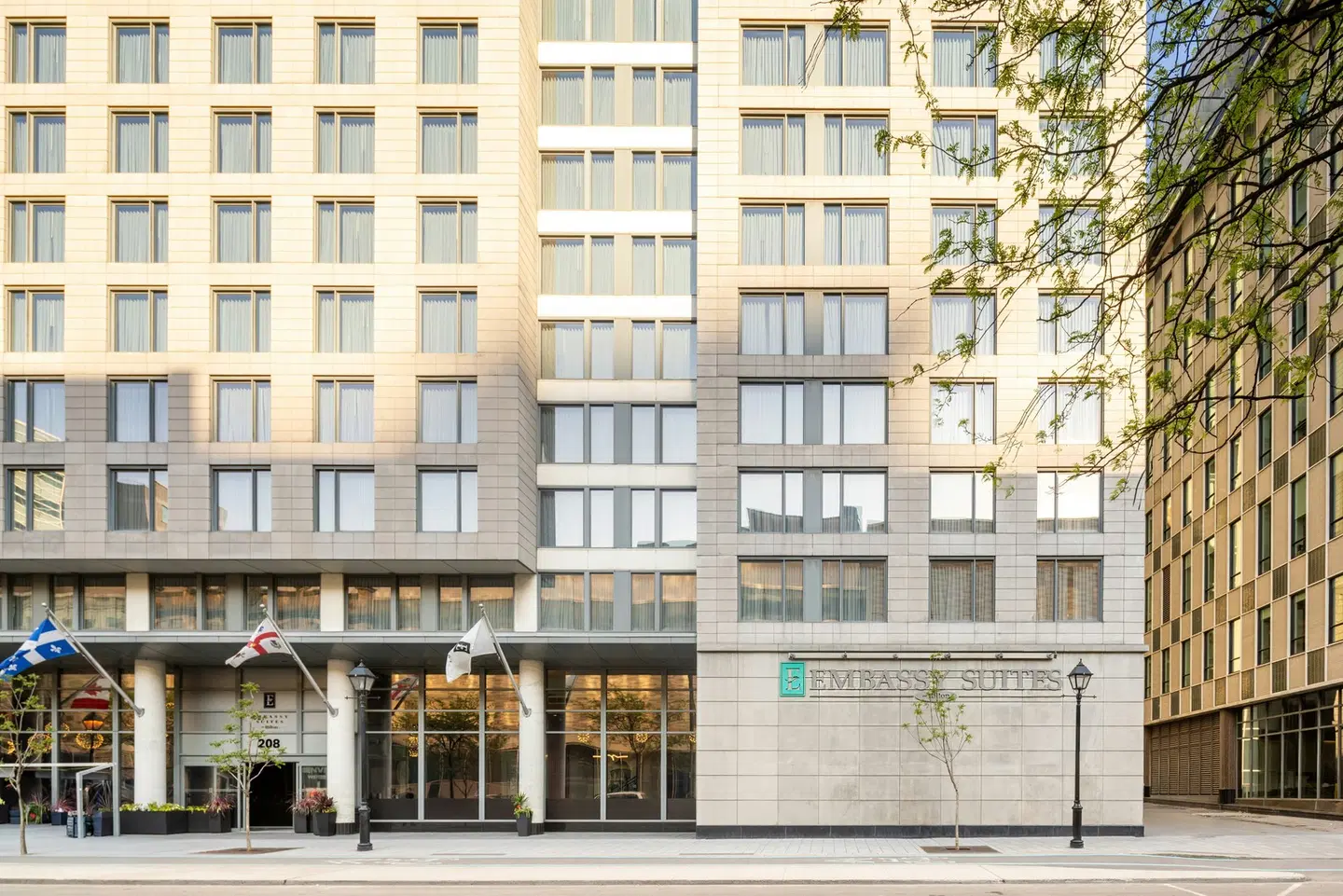 Embassy Suites by Hilton - Montreal EXTERIOR