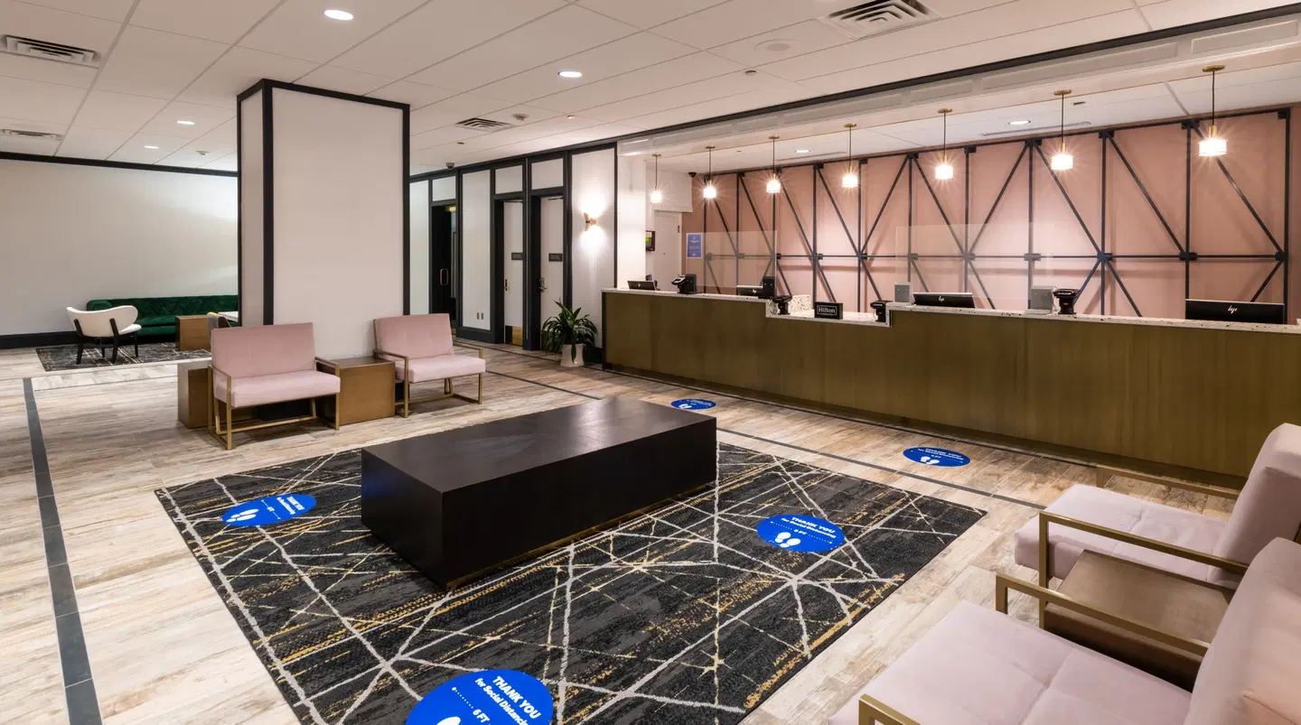 DoubleTree by Hilton Newark Penn Station Hallenbad