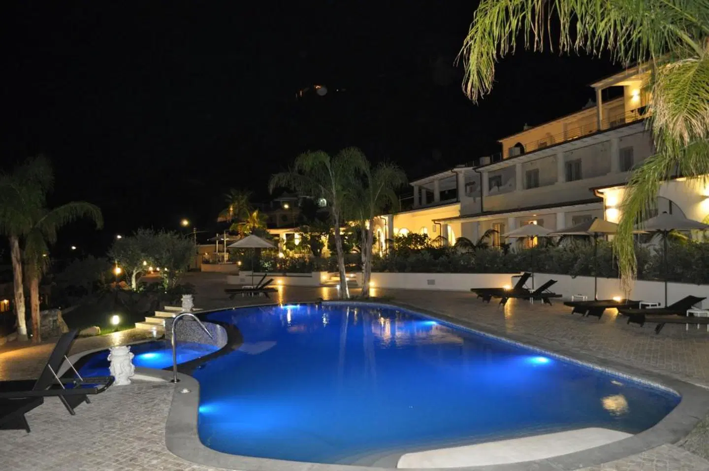 Hotel Mea OUTDOOR_POOL