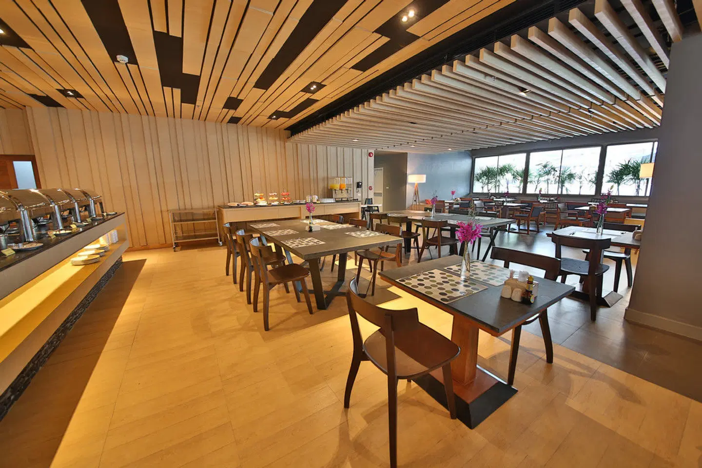 The Sun Xclusive Restaurant