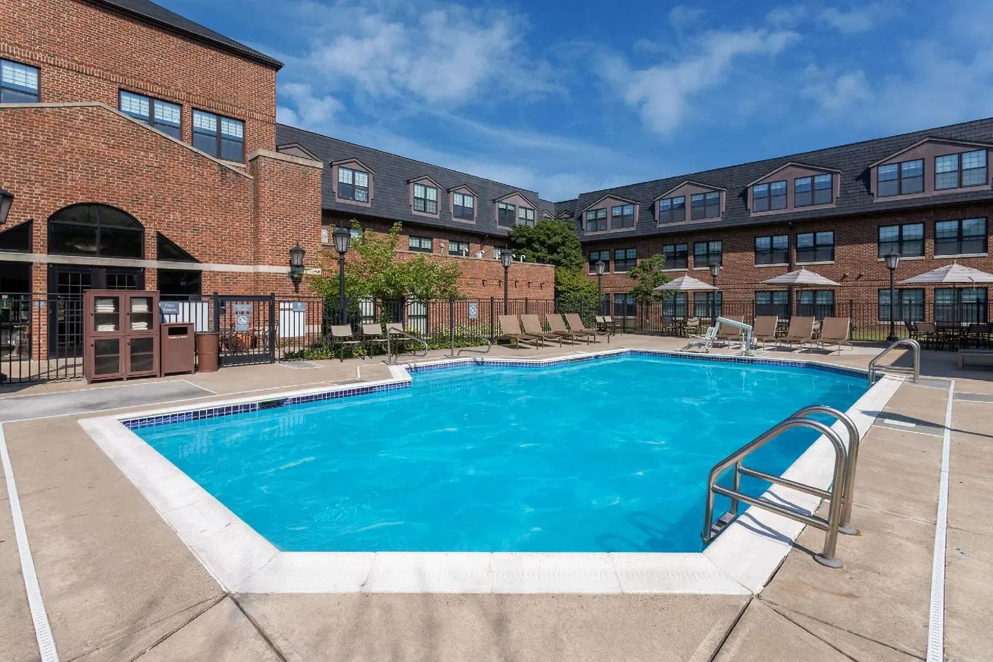 Hyatt House Parsippany-East OUTDOOR_POOL
