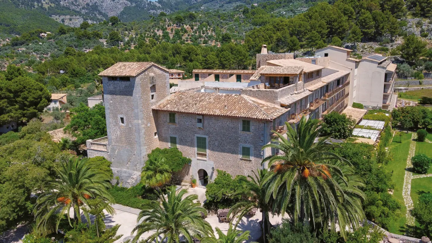 Es Port EXTERIOR