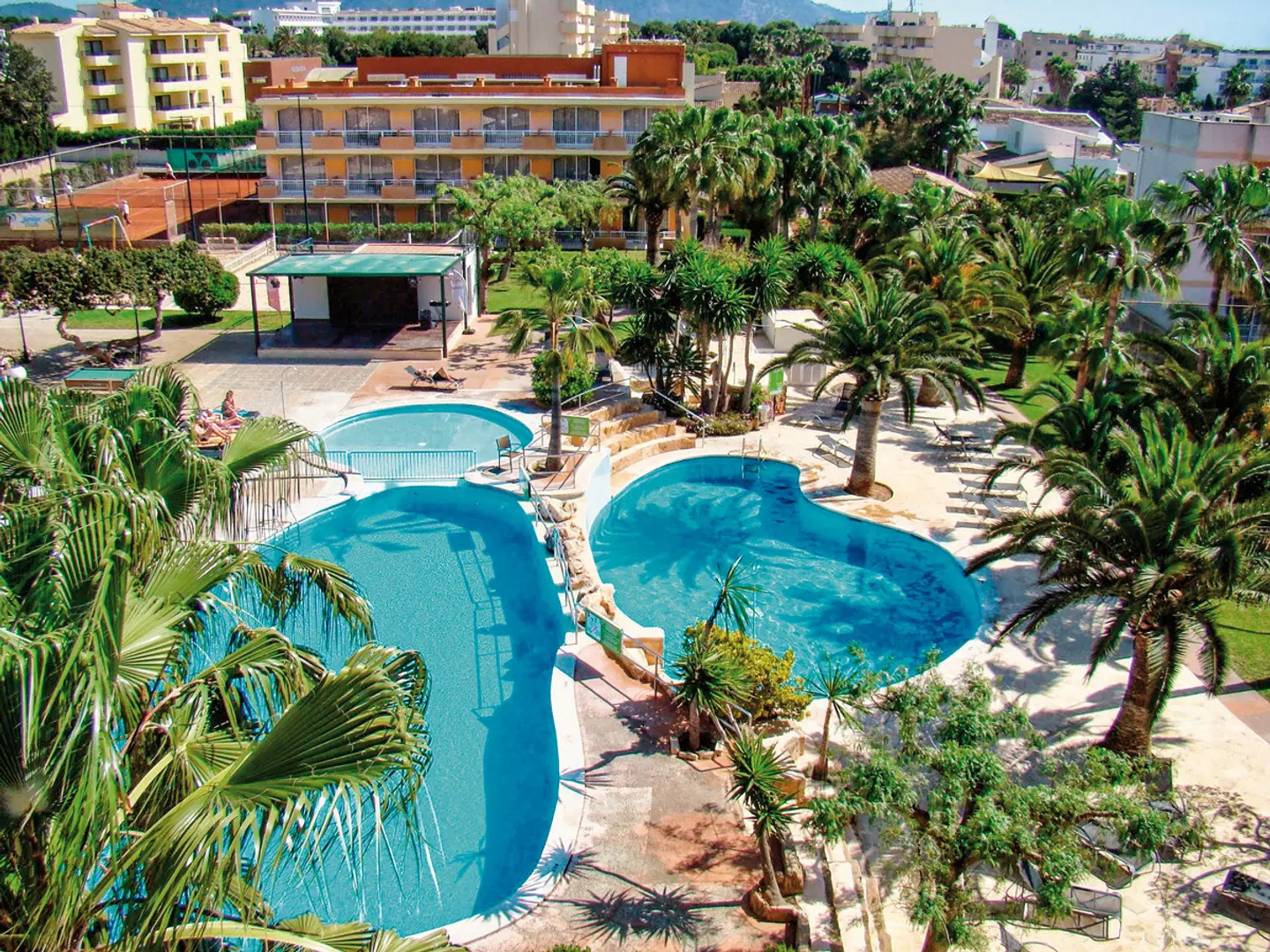 Club Simó OUTDOOR_POOL