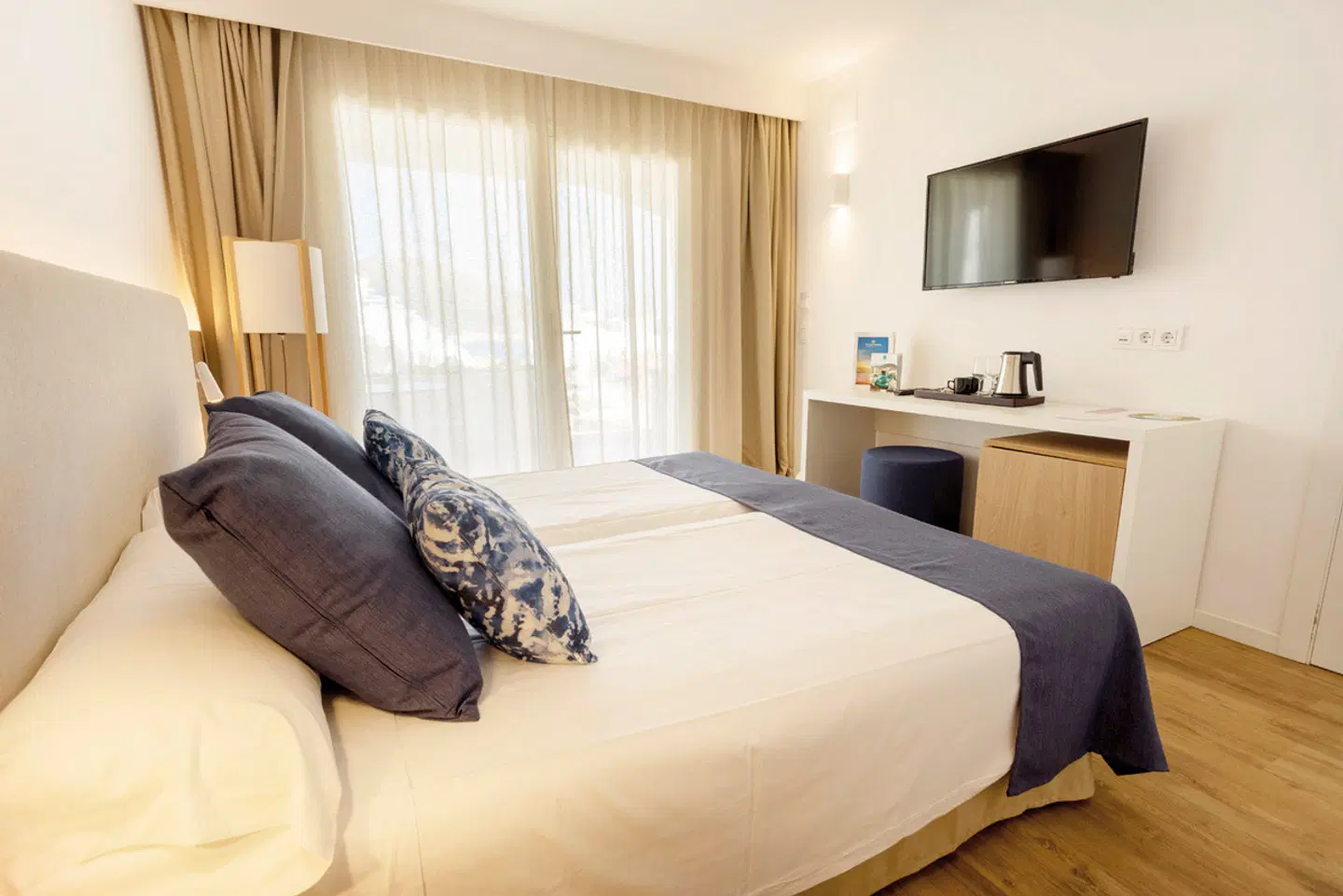 Parque Nereida Suites ROOM_EXAMPLE