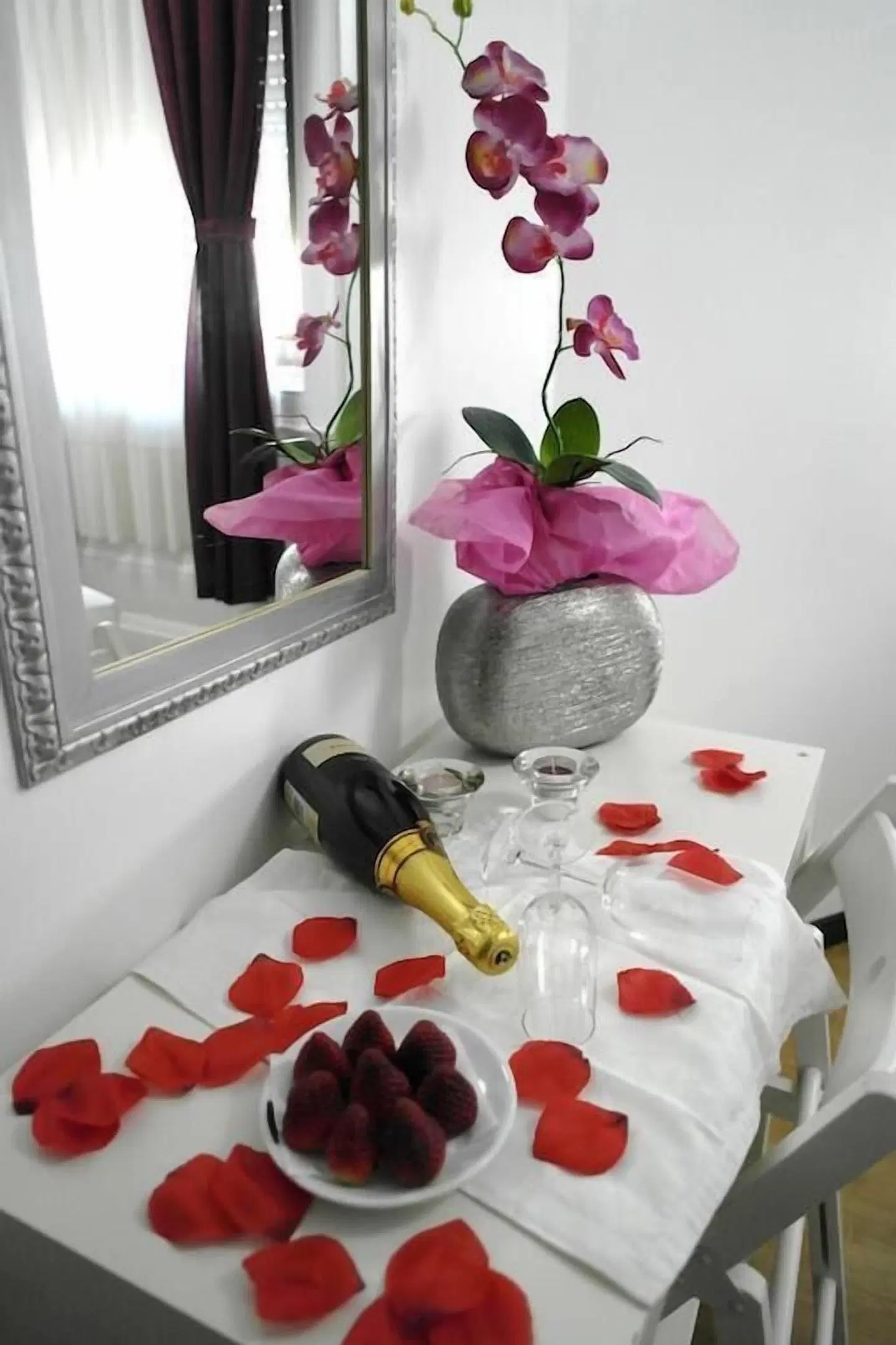Pensao Central ROOM_EXAMPLE