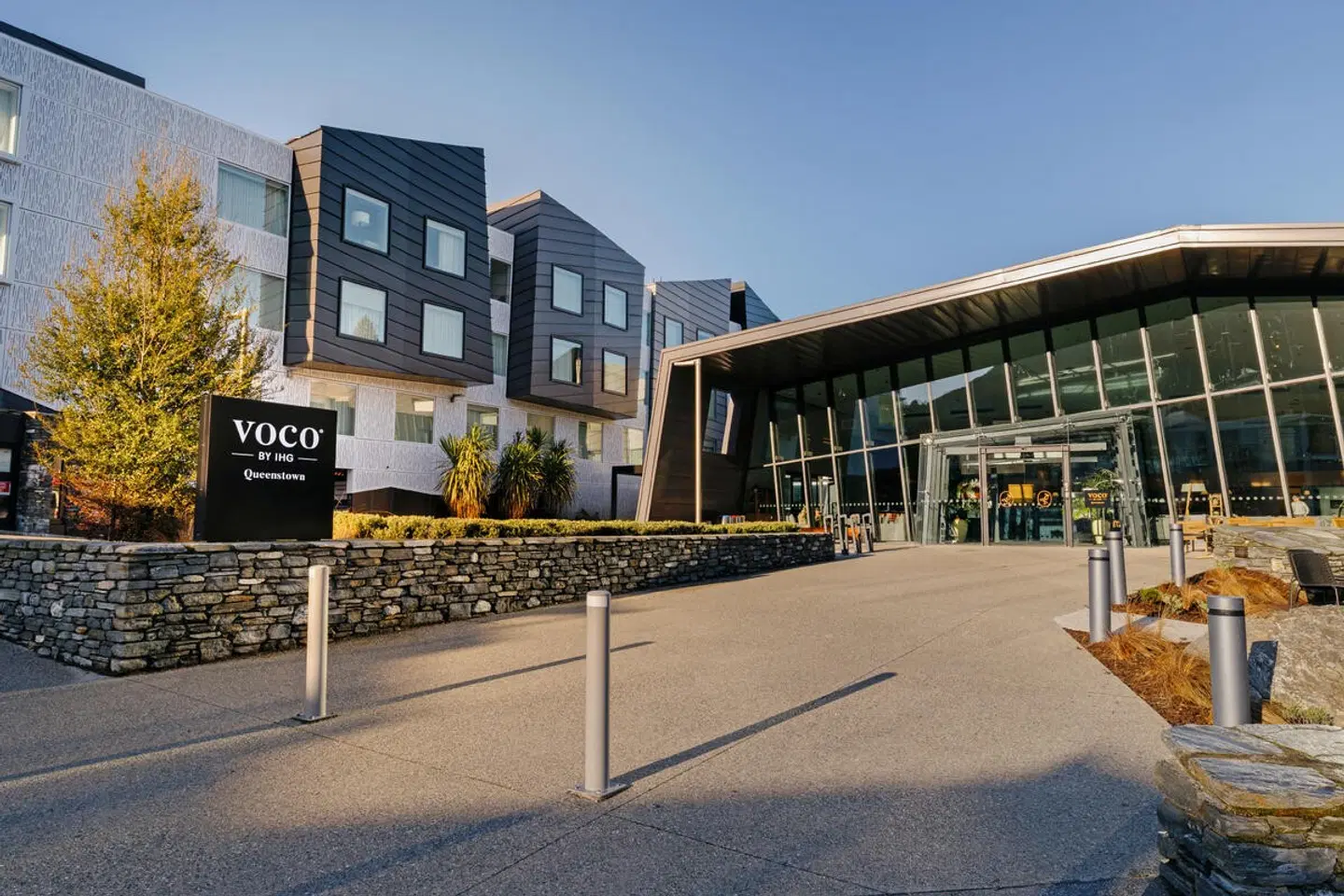 voco Queenstown EXTERIOR