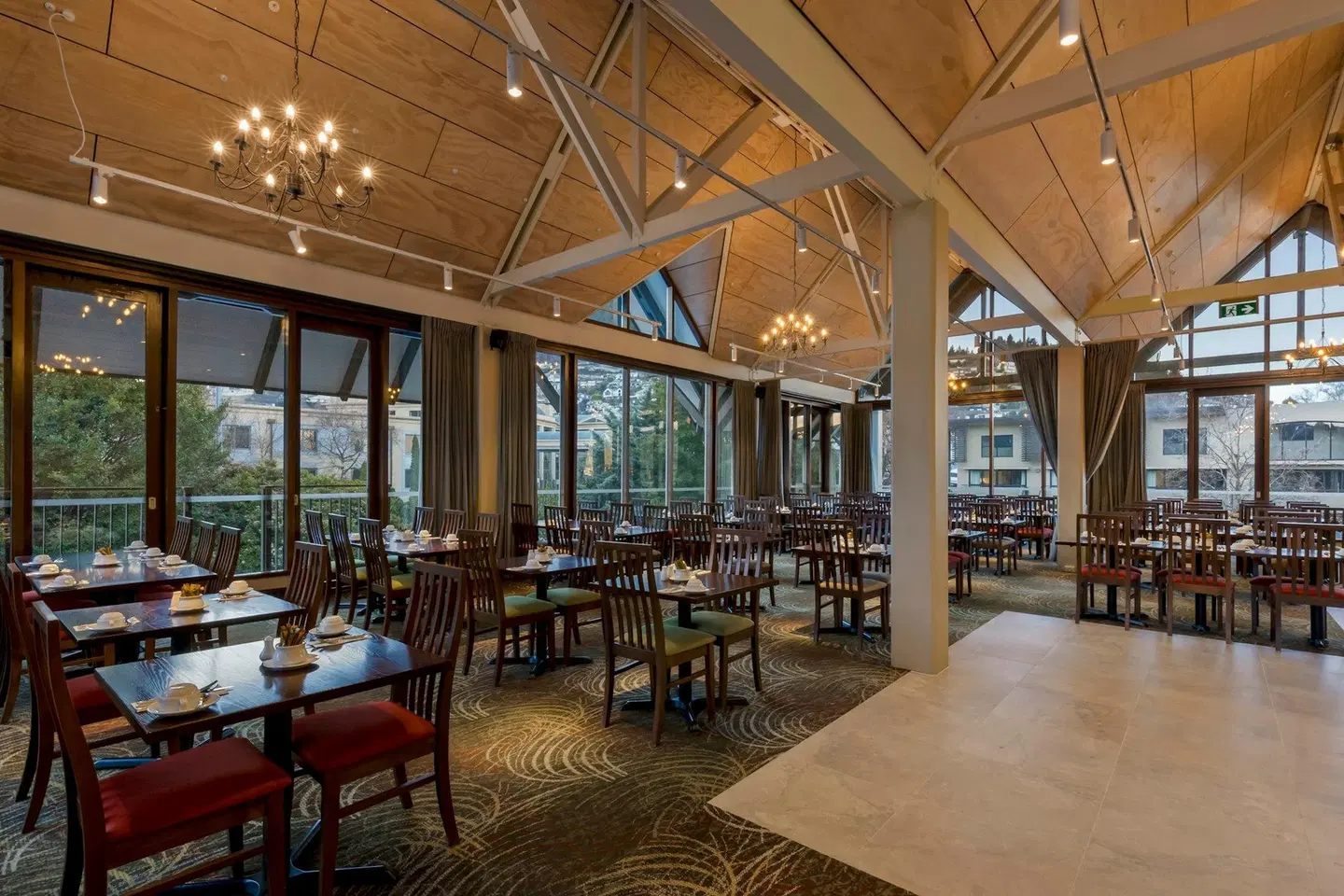 Copthorne Lakefront Hotel & Resort Restaurant