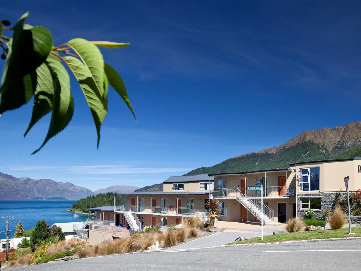 Alexis Motel & Apartments EXTERIOR