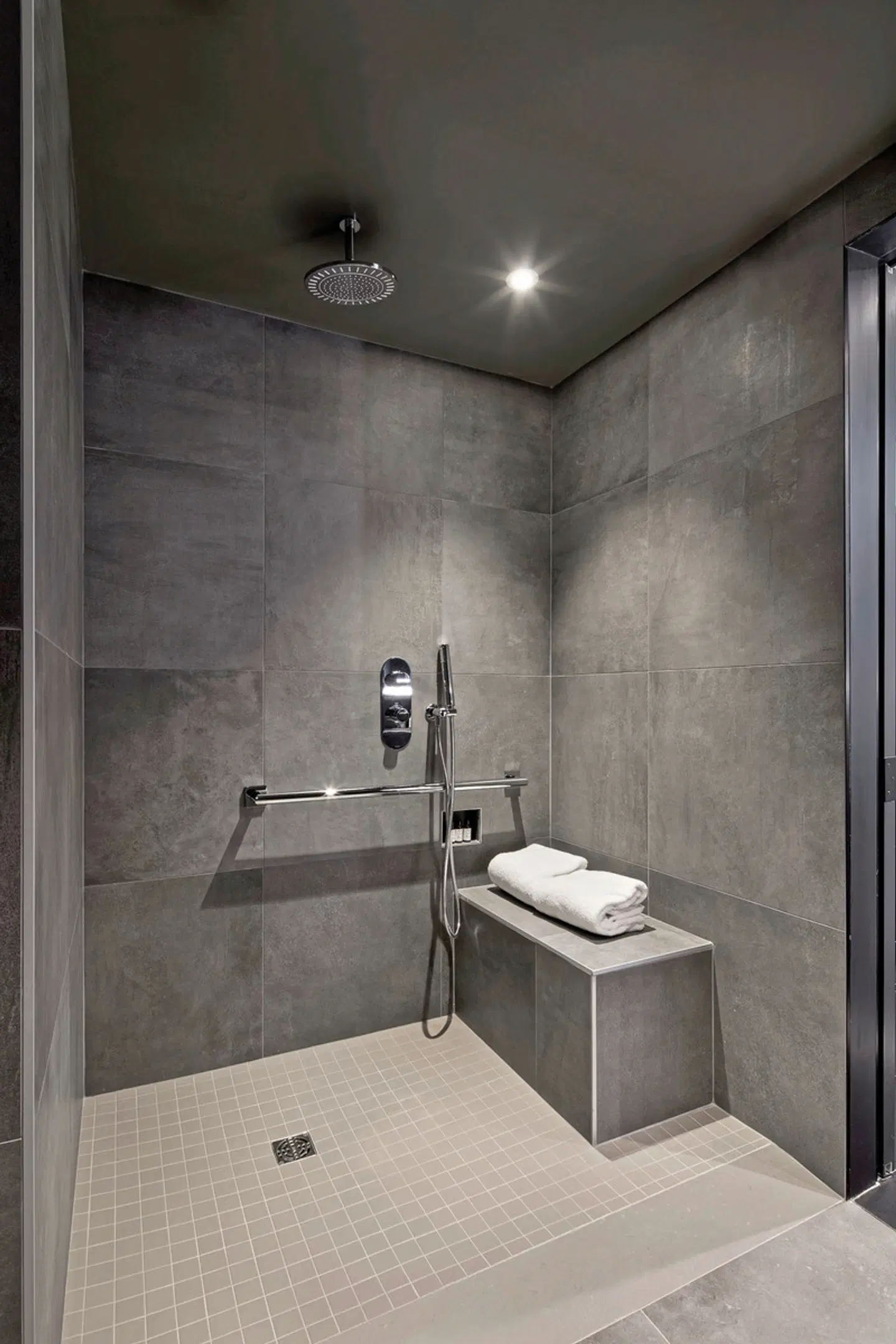Hôtel Monville Badezimmer
