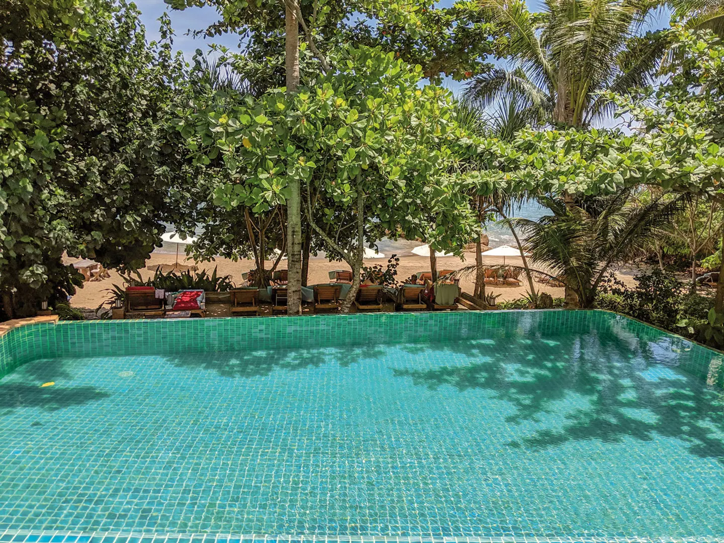 Narima Bungalow Resort OUTDOOR_POOL