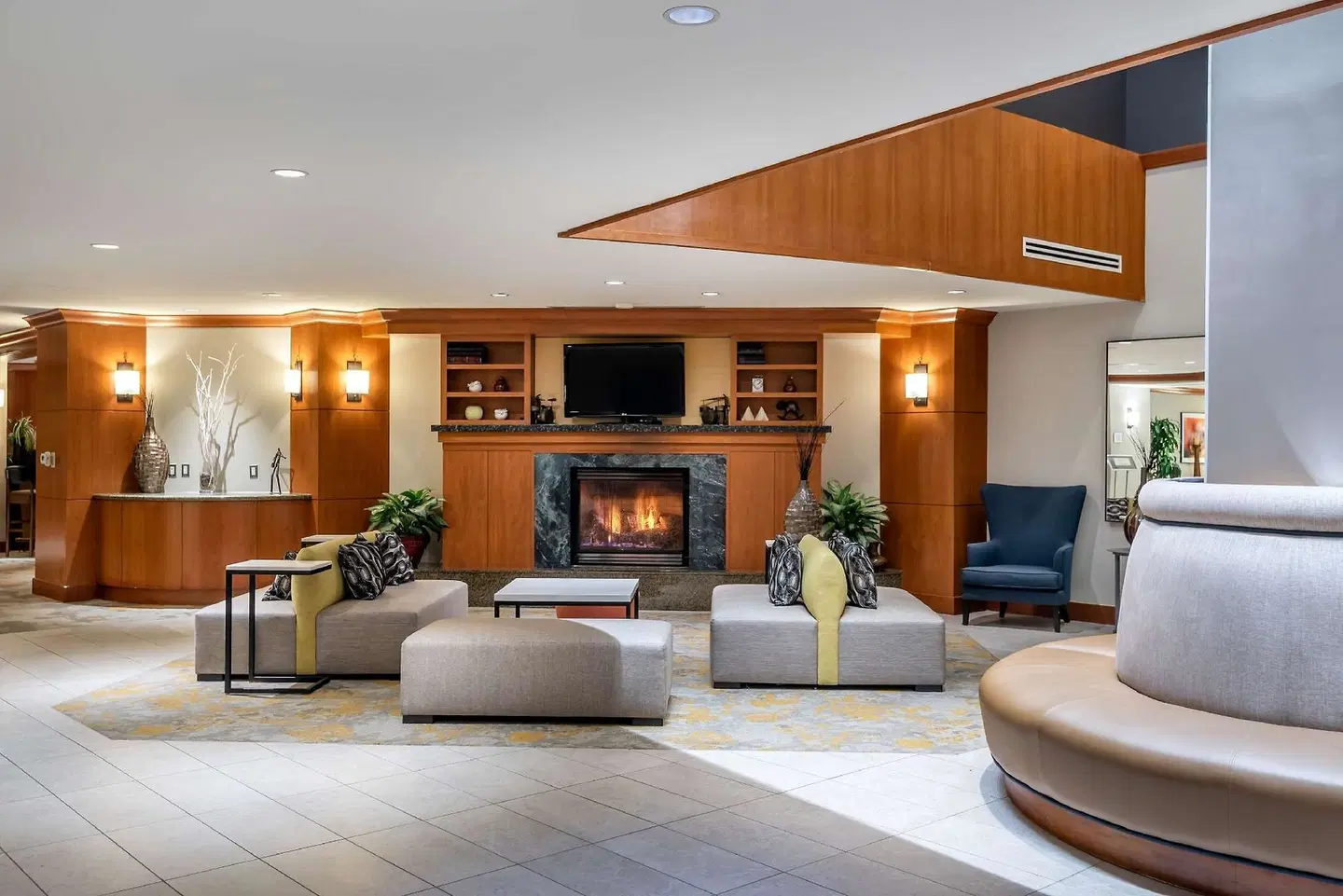 Hilton Garden Inn Tysons Corner LOUNGE_LOBBY