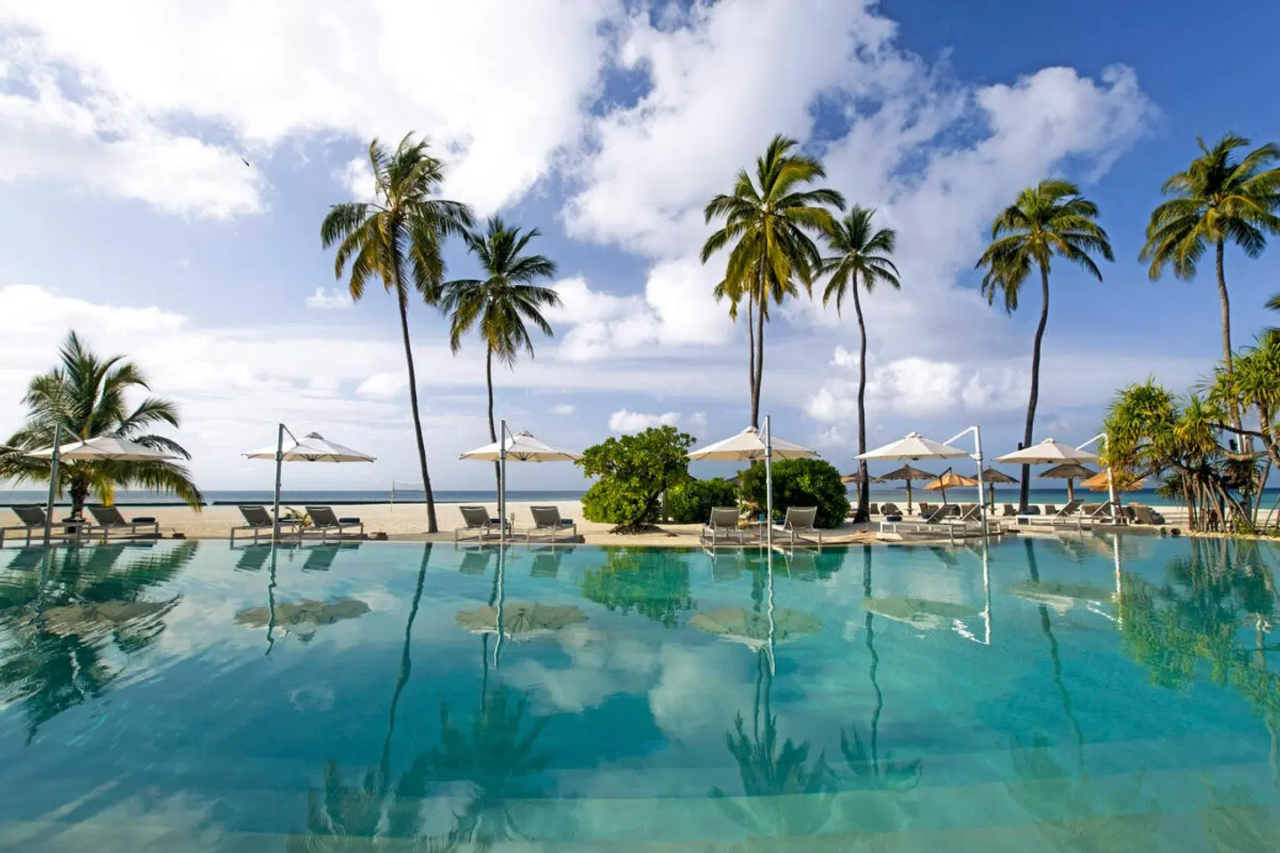 Constance Halaveli Maldives OUTDOOR_POOL
