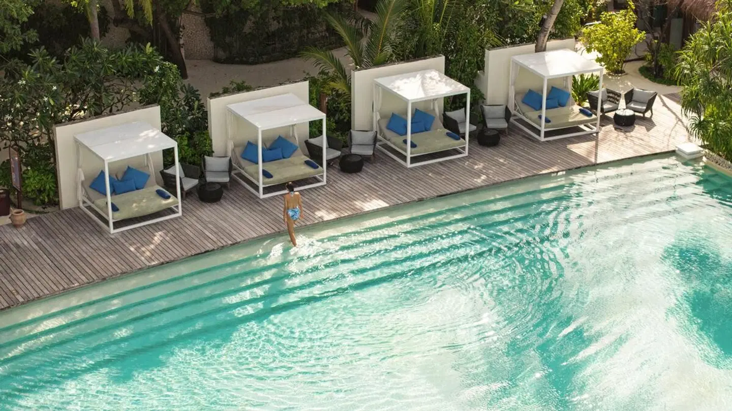 Constance Halaveli Maldives OUTDOOR_POOL