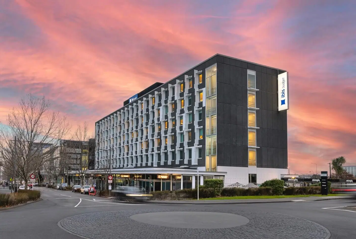 ibis budget Auckland Airport EXTERIOR
