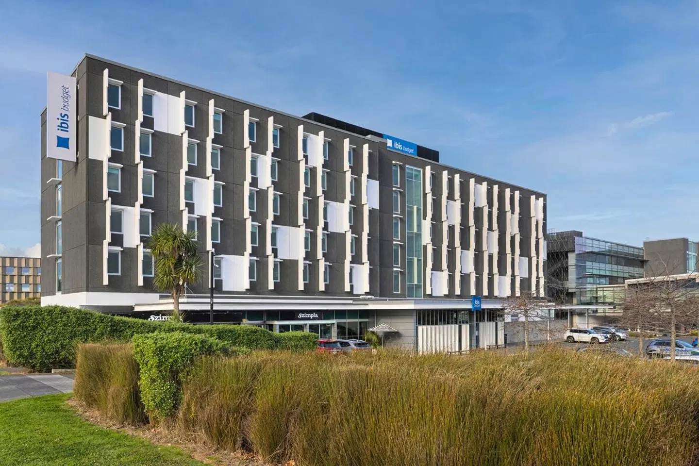 ibis budget Auckland Airport EXTERIOR