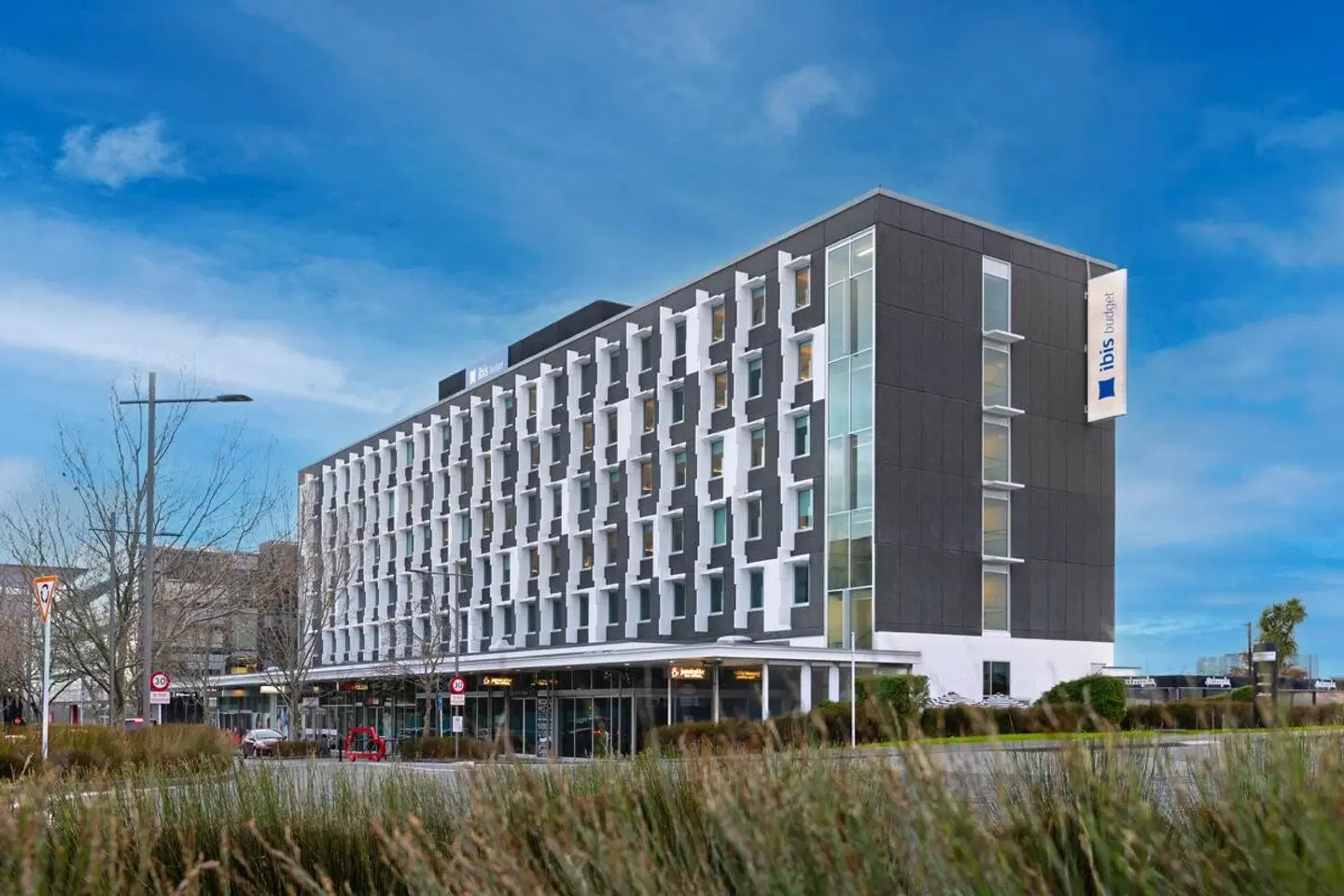 ibis budget Auckland Airport EXTERIOR