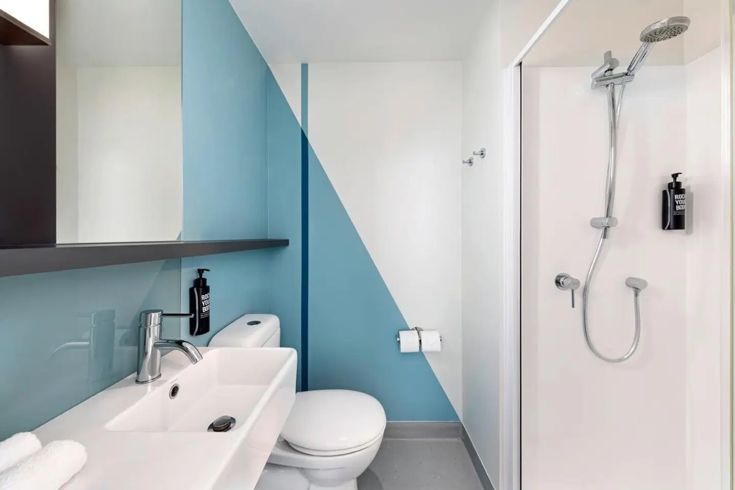 ibis budget Auckland Airport Badezimmer