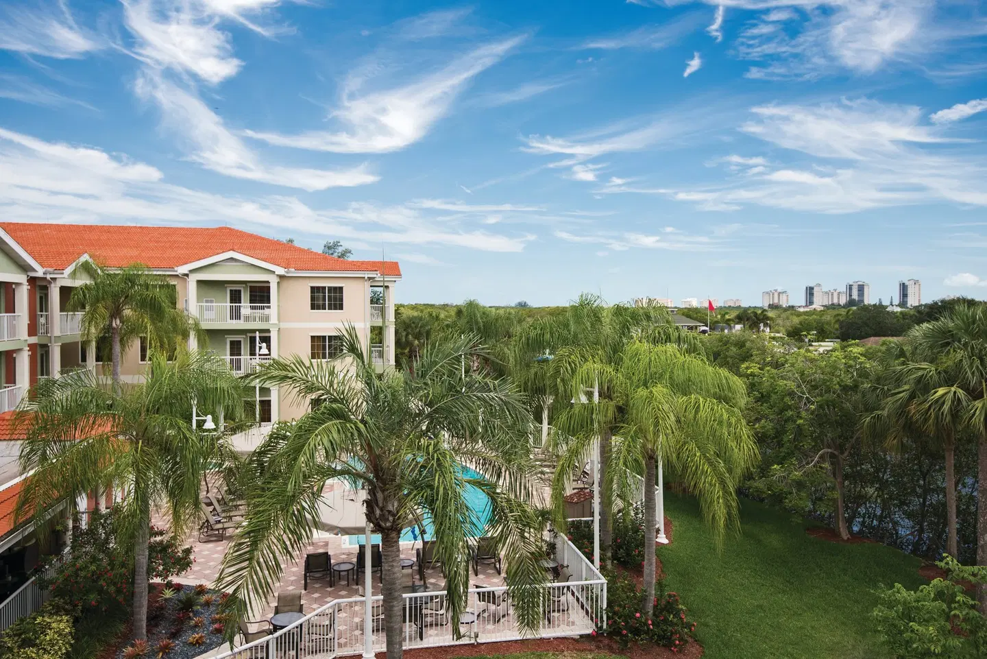 DoubleTree Suites by Hilton Naples EXTERIOR