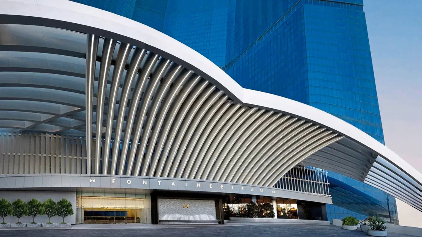 Fontainebleau Las Vegas EXTERIOR