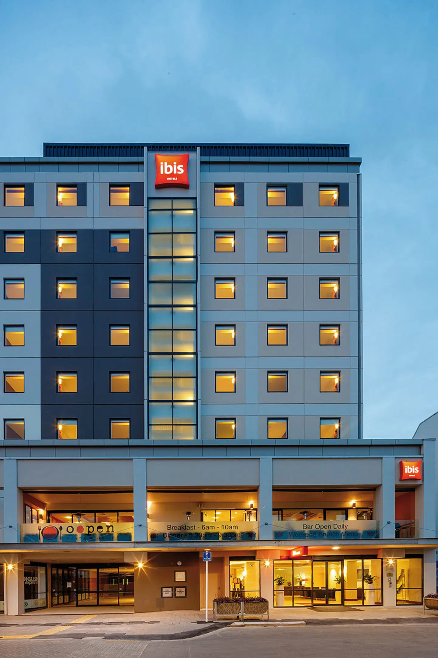 ibis Christchurch EXTERIOR