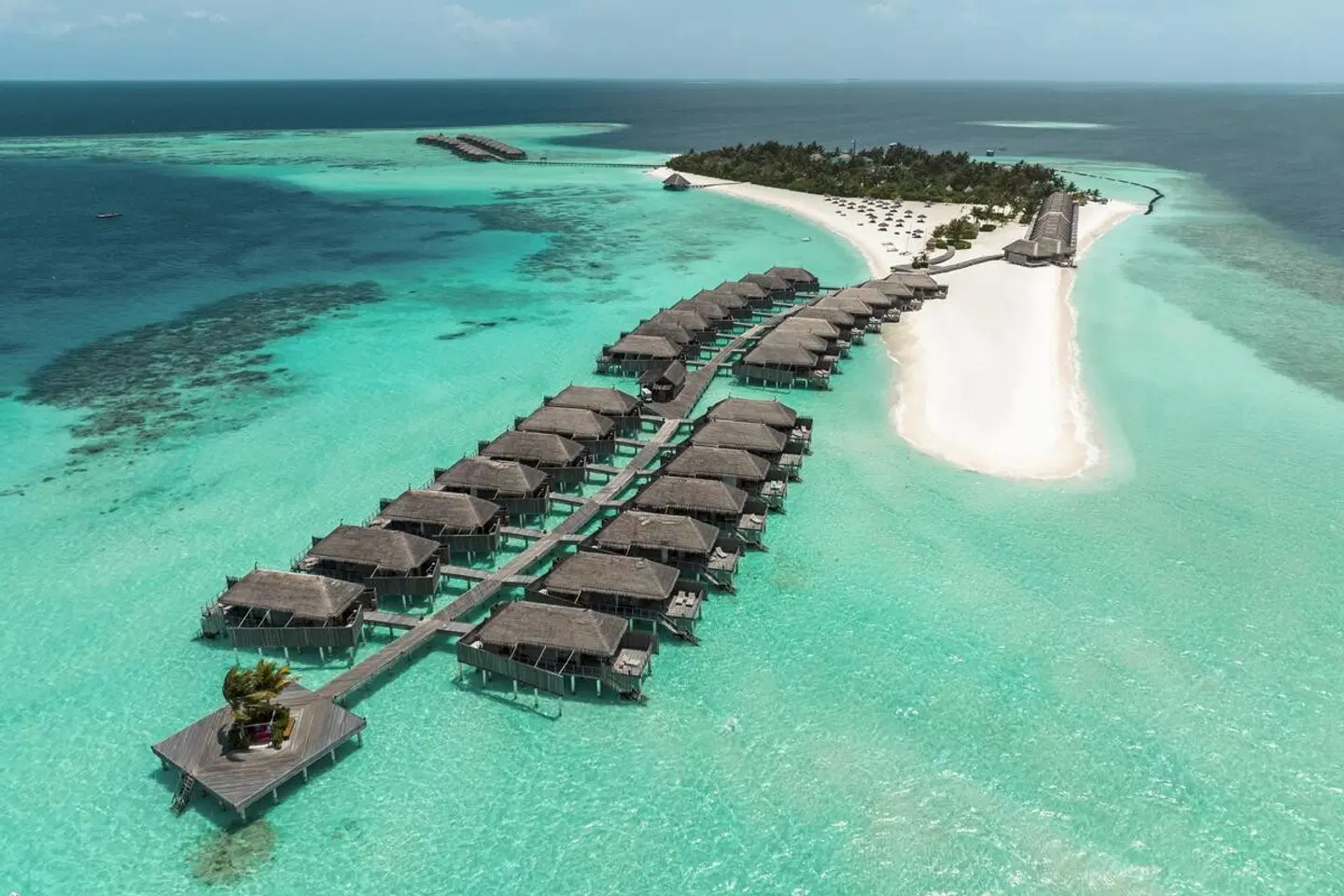 Constance Moofushi Maldives OUTDOOR_POOL