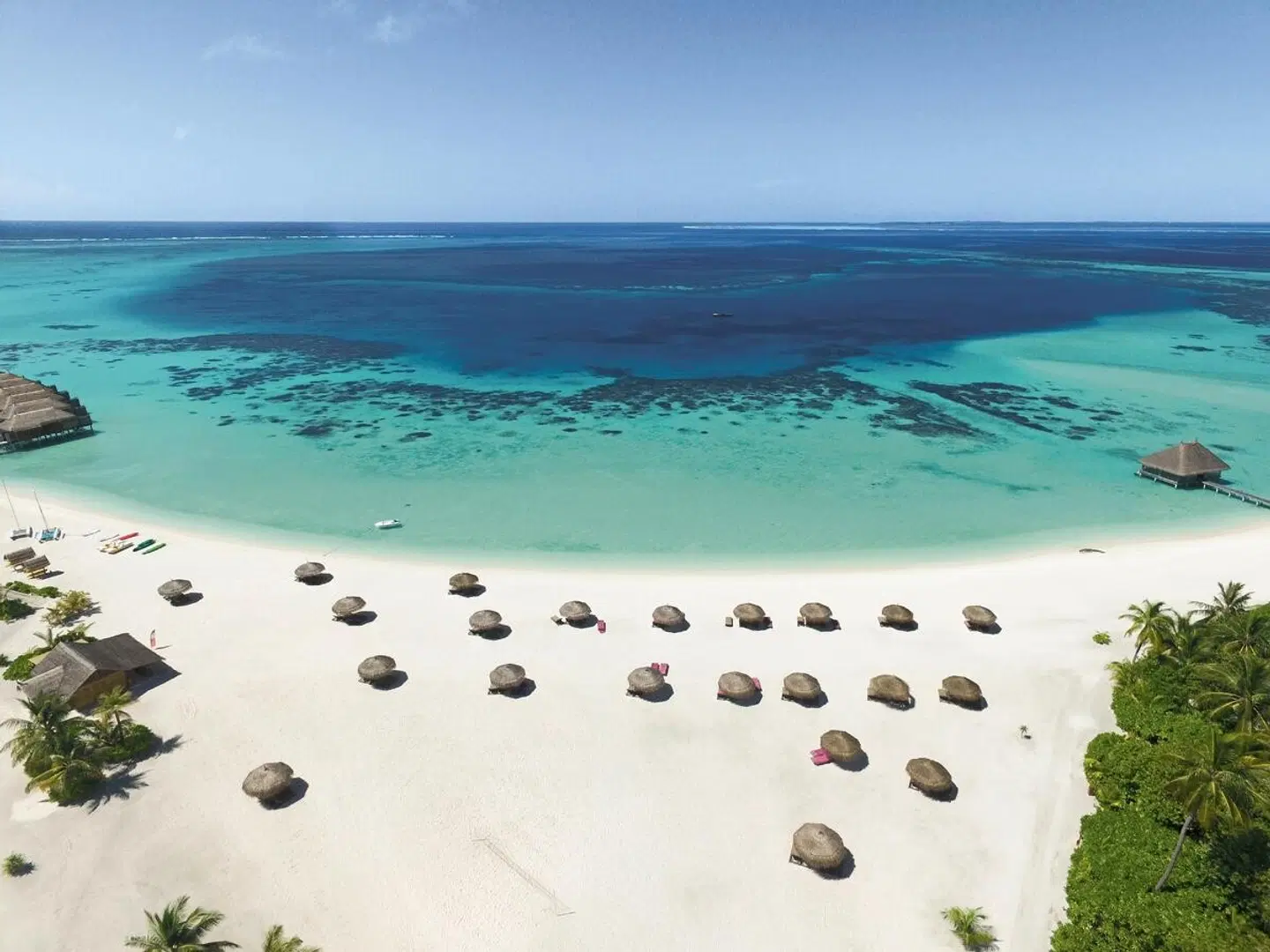 Constance Moofushi Maldives Strand