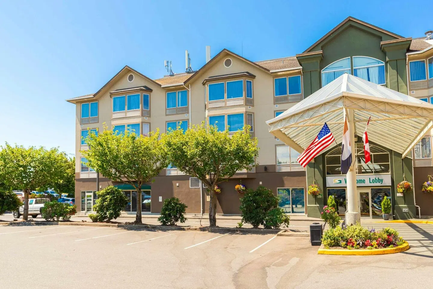 Sandman Hotel Victoria EXTERIOR
