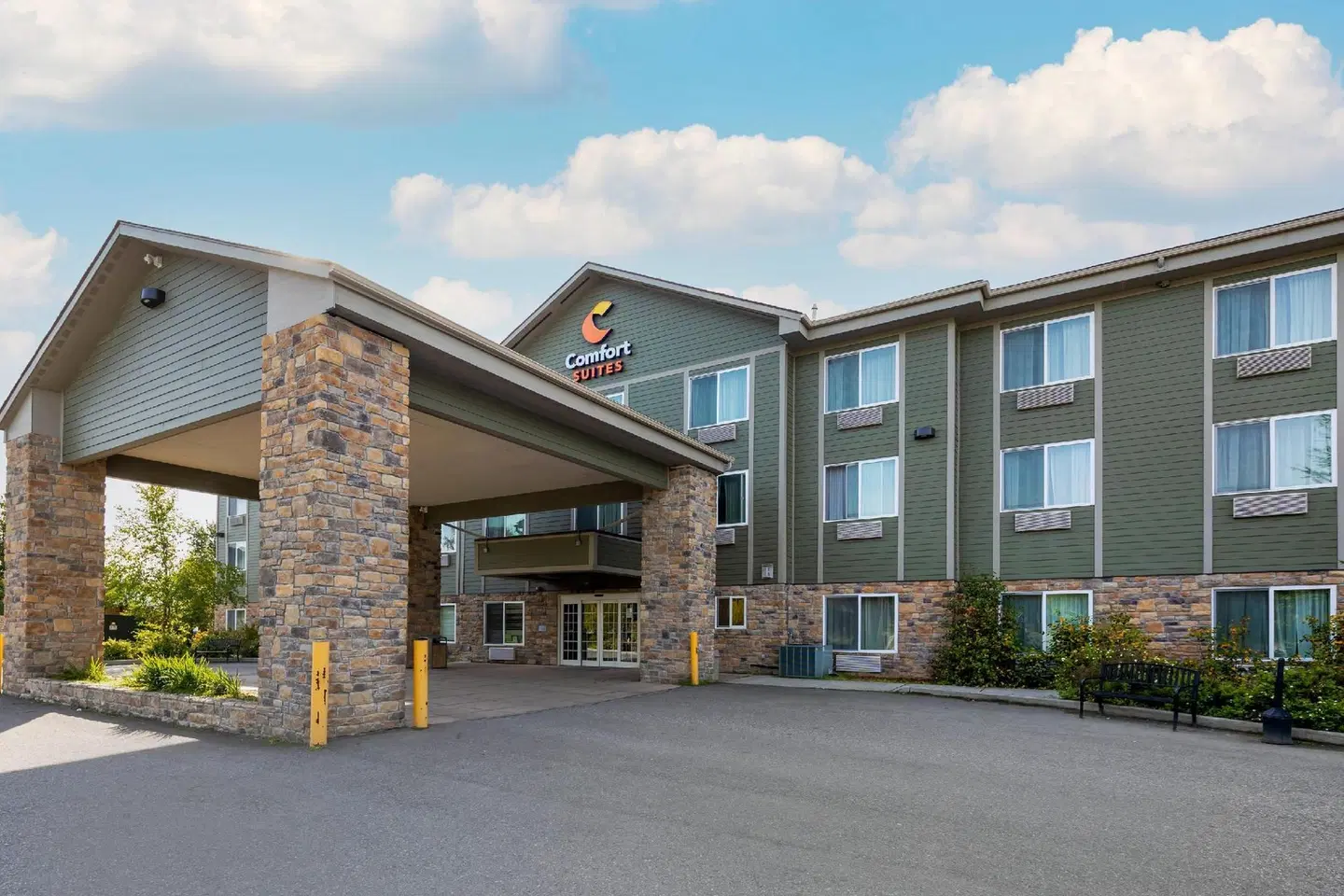 Comfort Suites Anchorage International Airport EXTERIOR