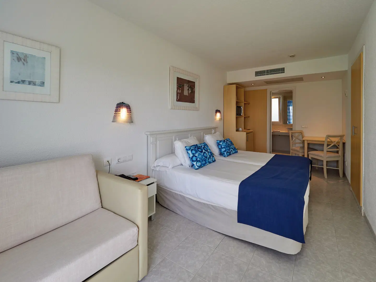 BQ Alcudia Sun Village ROOM_EXAMPLE