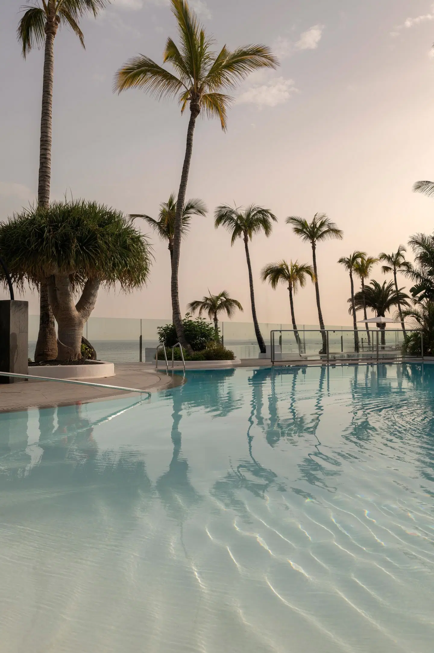 Plus Fariones Suite Hotel OUTDOOR_POOL