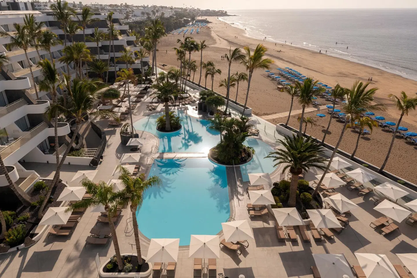 Plus Fariones Suite Hotel OUTDOOR_POOL