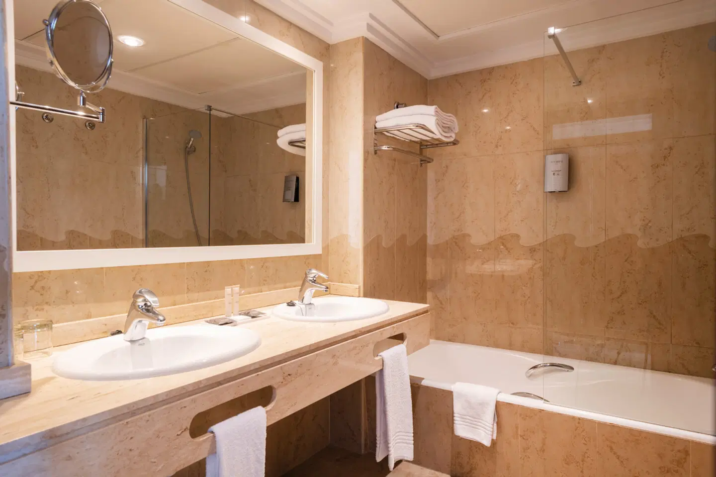 Inturotel Sa Marina Badezimmer