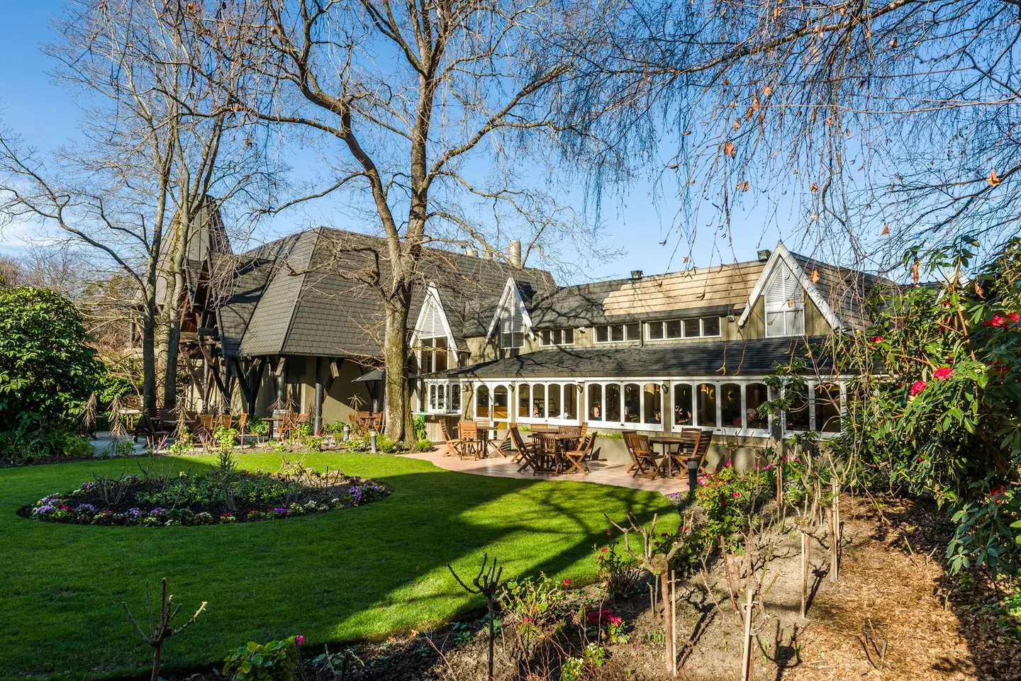 Chateau on the Park - Christchurch, a DoubleTree by Hilton EXTERIOR