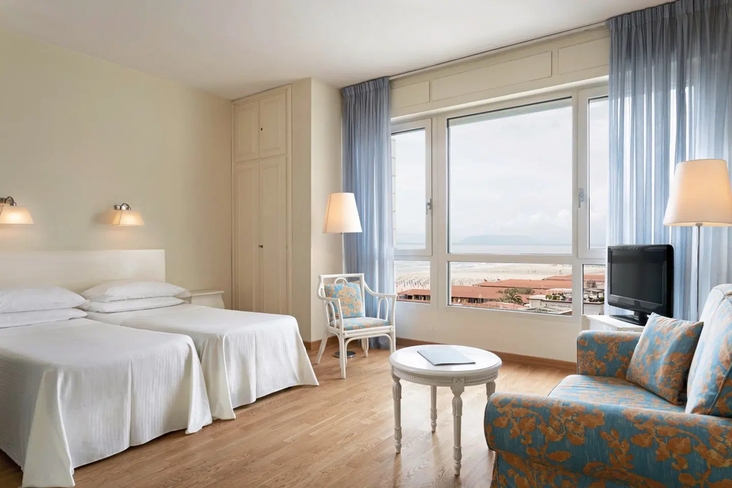 Astor ROOM_EXAMPLE
