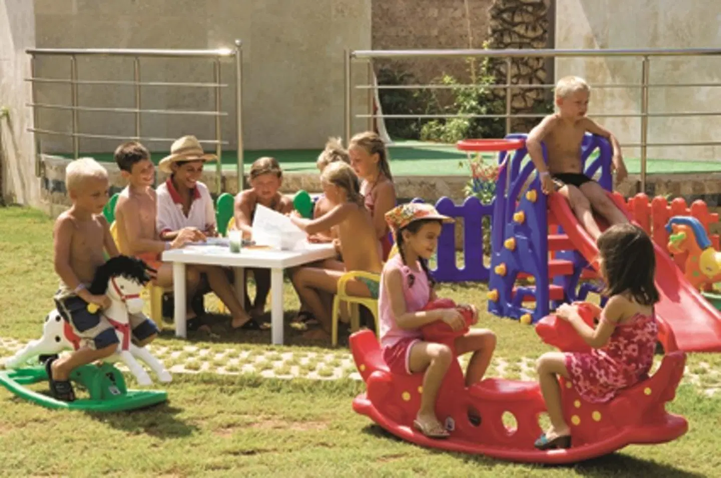 Arsi Blue Beach Hotel PEOPLE