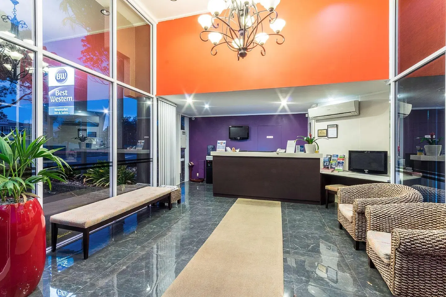 Best Western Newmarket Inn & Suites LOUNGE_LOBBY