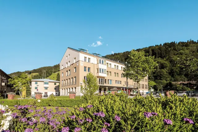 JUFA Hotel Schladming EXTERIOR
