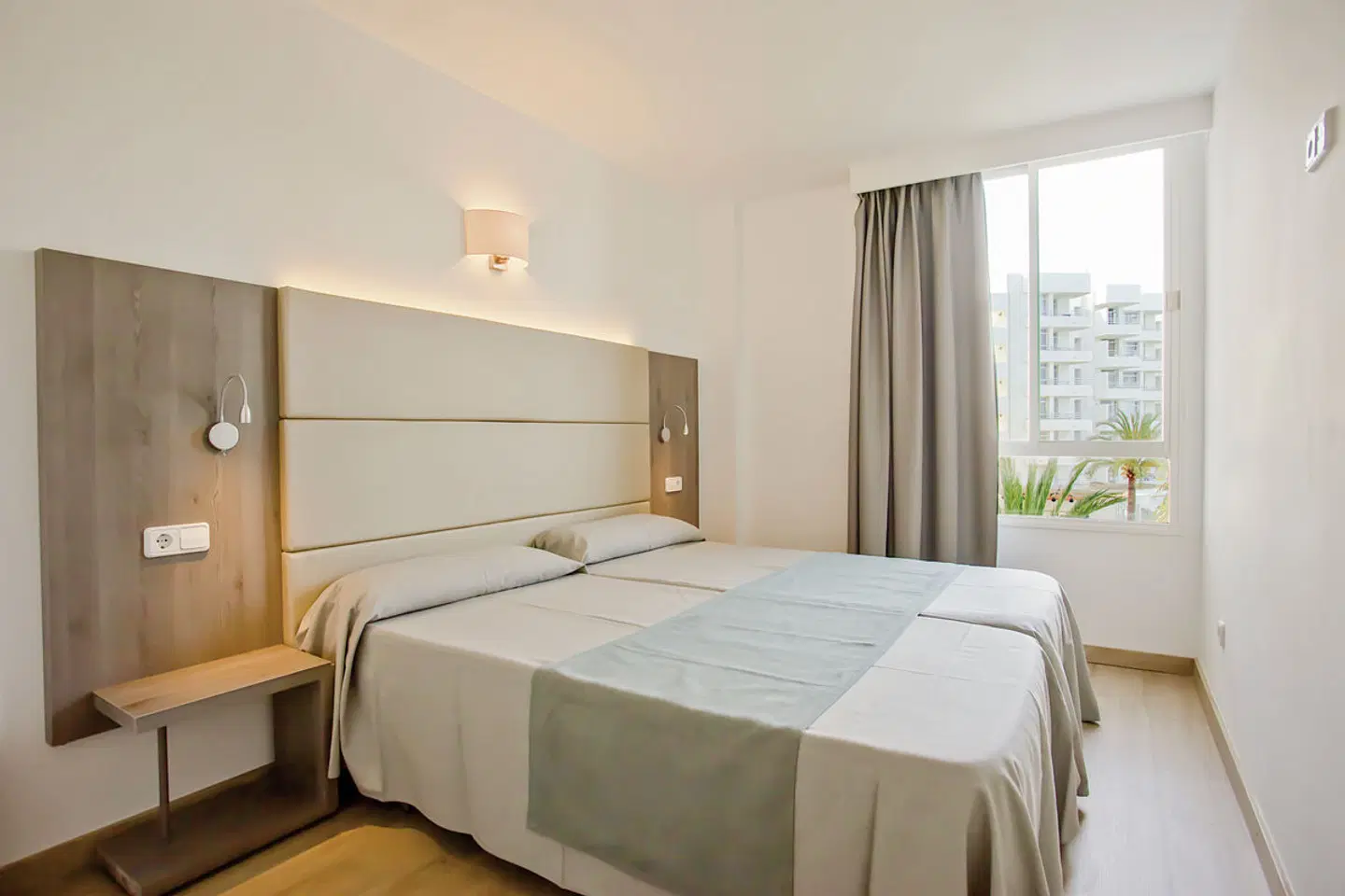 Playa Dorada ROOM_EXAMPLE