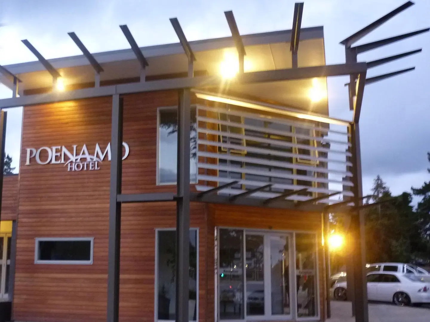 Poenamo Hotel EXTERIOR